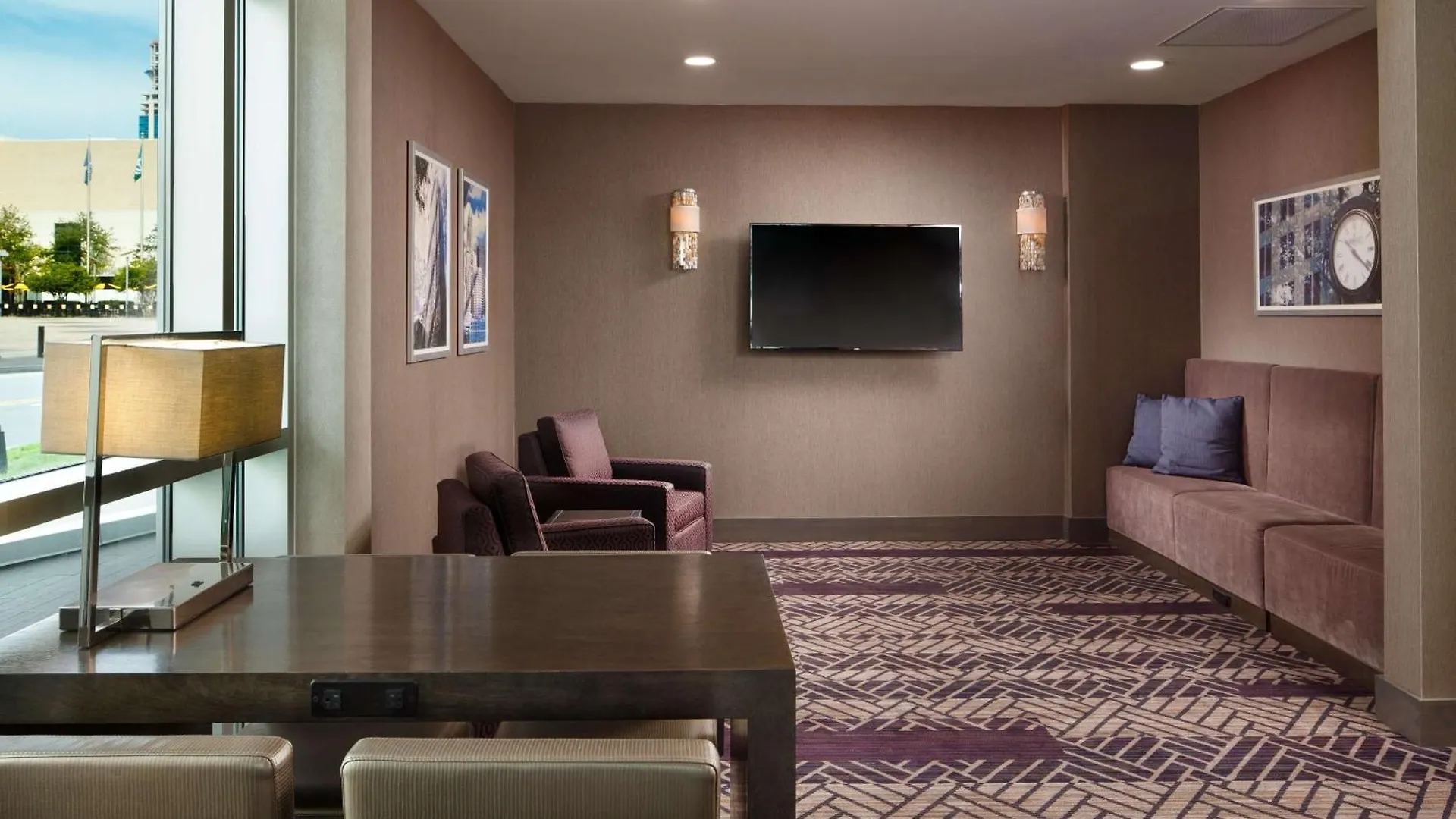 Embassy Suites By Hilton Charlotte Uptown Hotel