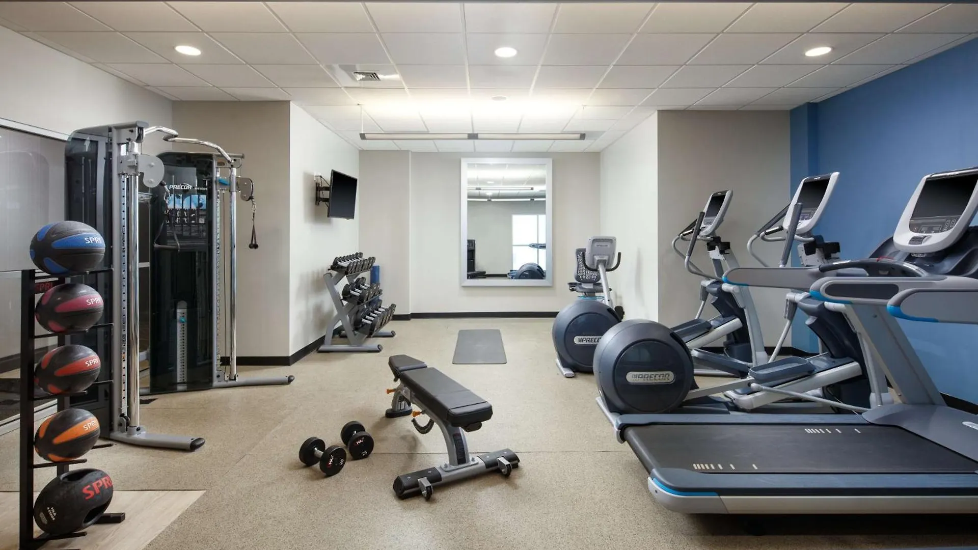 Embassy Suites By Hilton Charlotte Uptown Hotel